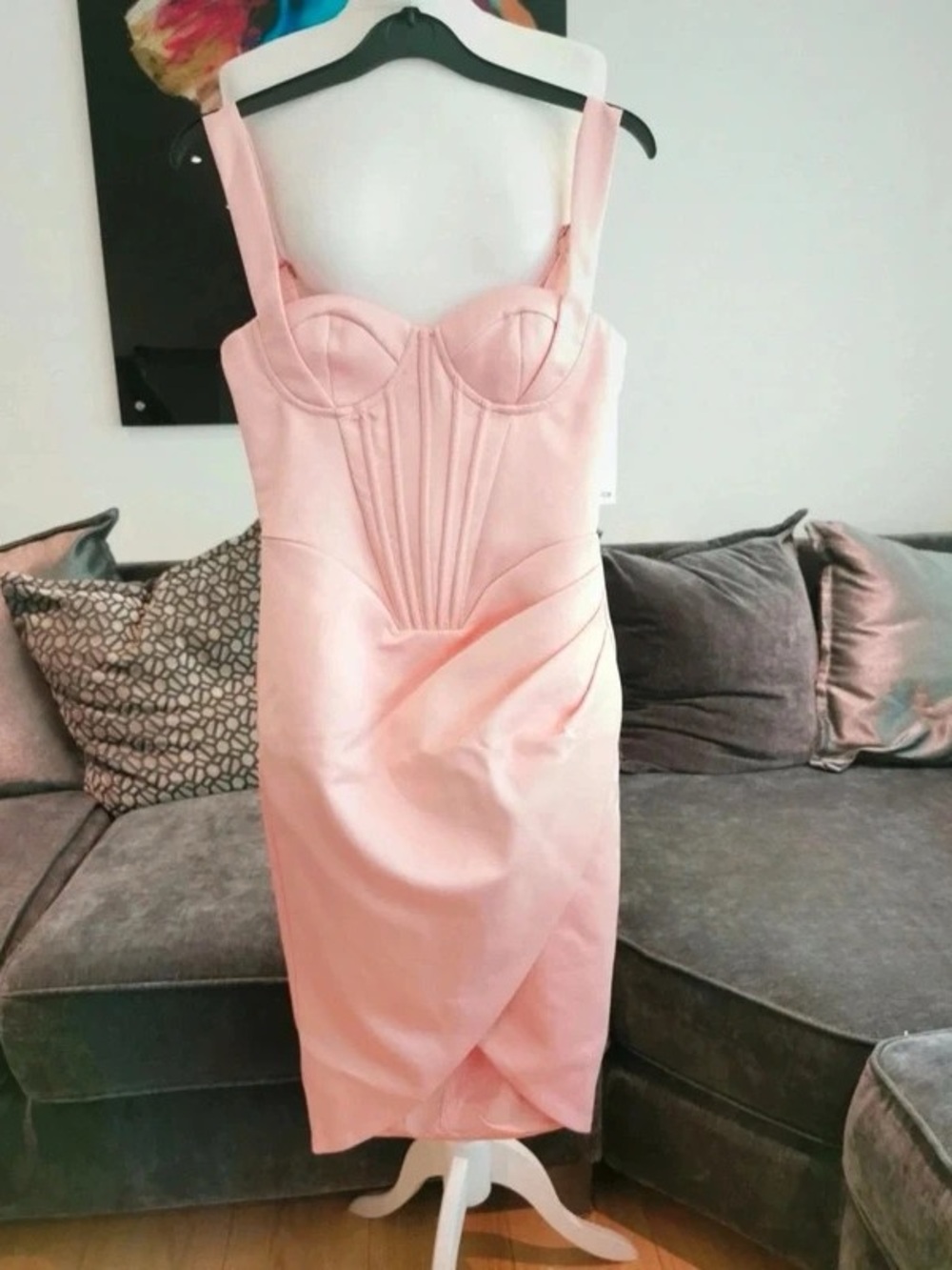 Fitted Pink Bustier Midi Dress with Structured Seams